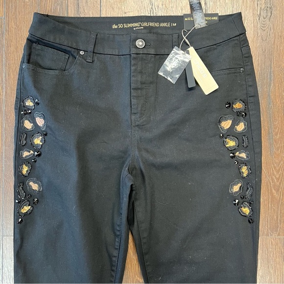 NWT CHICO’S So Slimming Leopard Embellished Girlfriend Ankle Jeans SZ 1.5/10 - Picture 4 of 8